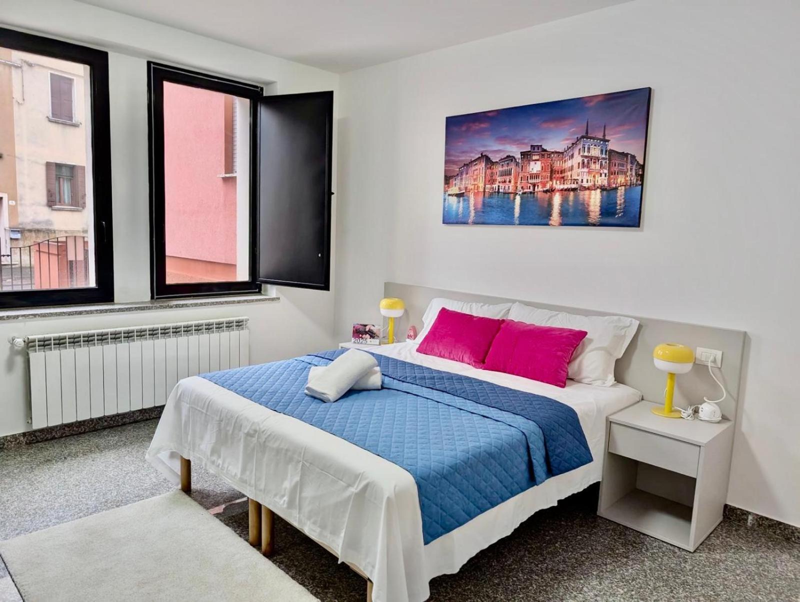 Luxury Apartment *